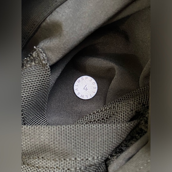 Lululemon Women’s Size 4 On the Fly 7/8 Pant Woven Dark Olive - Picture 14 of 14